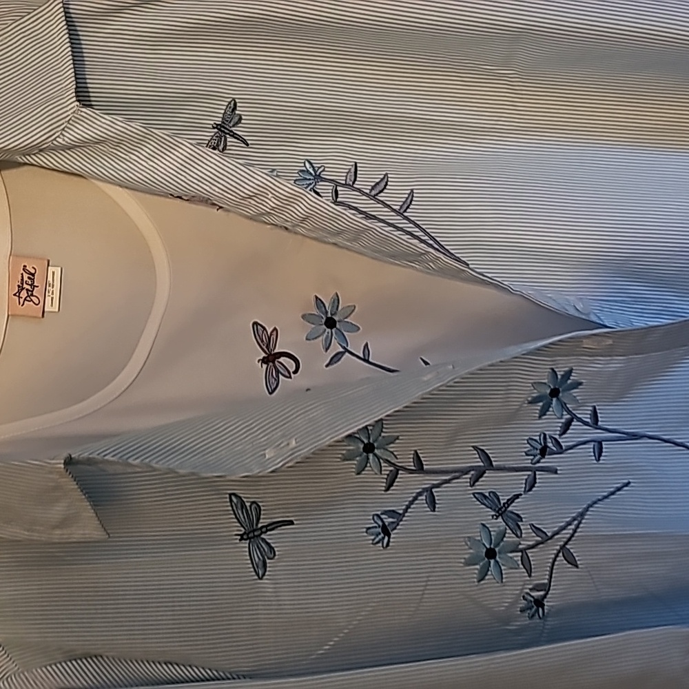 Adrian Dilafield 2 piece button down blouse with undershirt embroidered floral - Picture 9 of 12